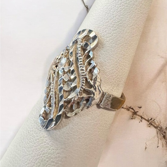 Sterling Silver Diamond Cut Filigree Ring (7.5) - Picture 8 of 10